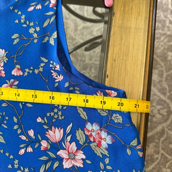 Max Studio Floral Print Sleeveless Top Blouse Size Large - Picture 8 of 9